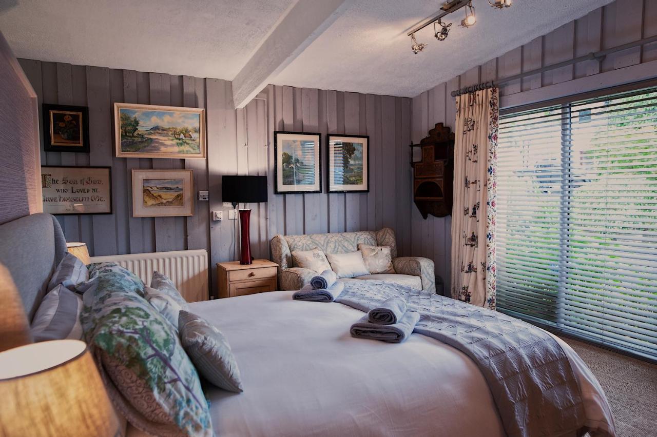 The Cabin - Luxury Country Living Cullybackey Exterior photo